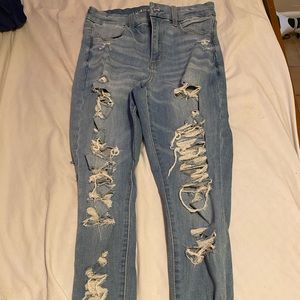 size 8 light wash ae jeans